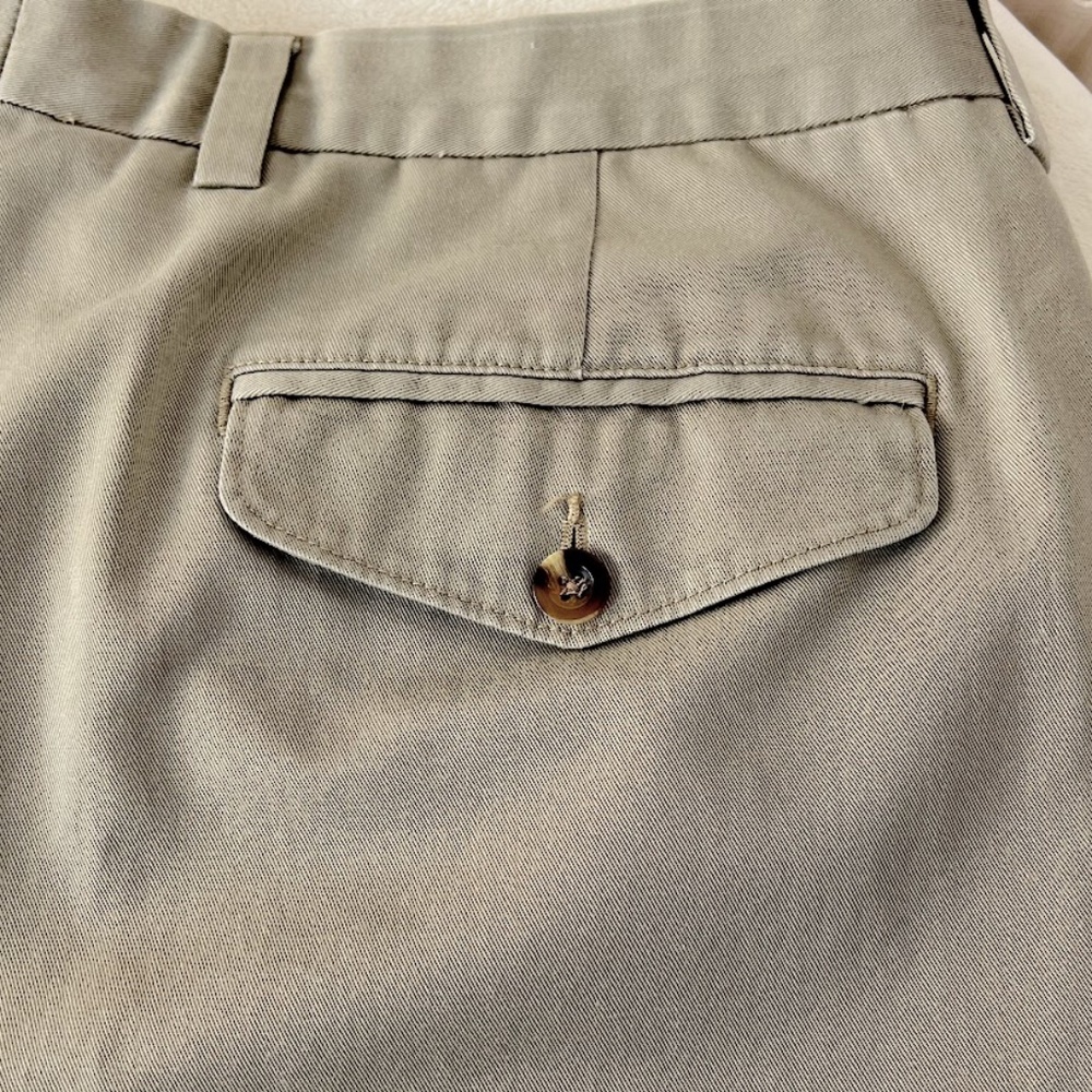 L.L. Bean Wrinkle-Free Chinos Men’s Sz 36 Like New! - Picture 4 of 9